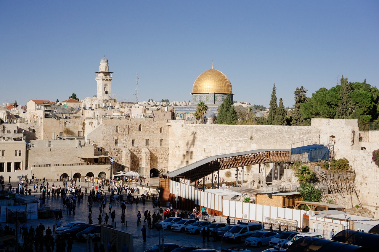 Start Making Aliyah: 5 Main Reasons to Help You Decide